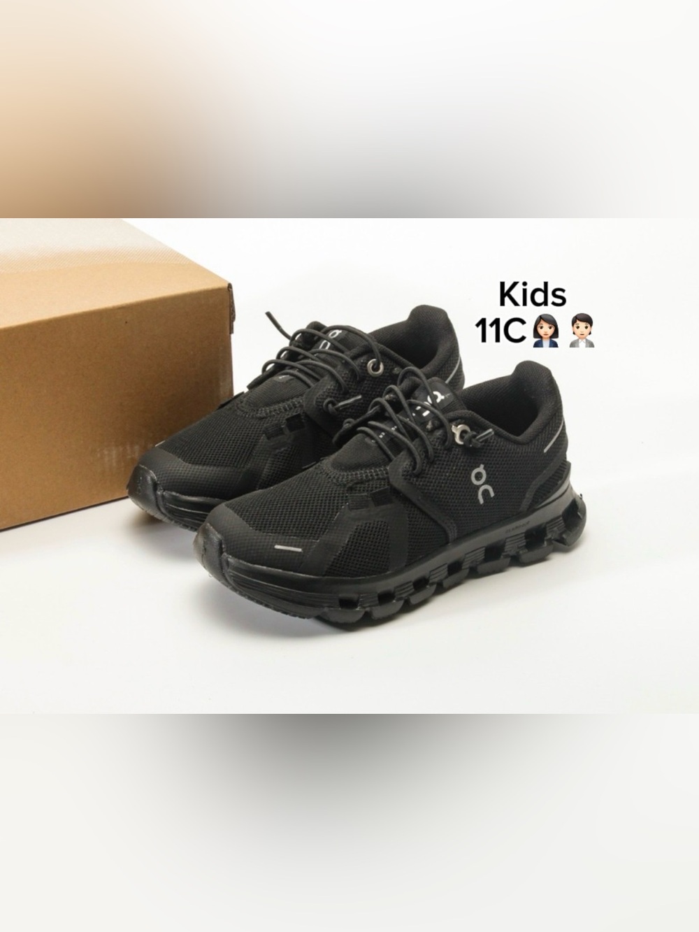 On Running Kids Cloud 6 Athletic
Shoe All - Black  🙋🏻‍♀️🙋🏻‍♀️(SIZE 11C)